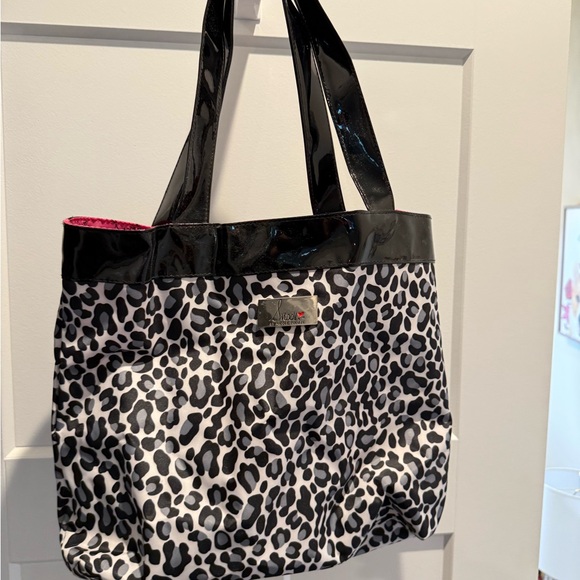 Snooki Black and White Leopard Print Tote Bag - Picture 1 of 3